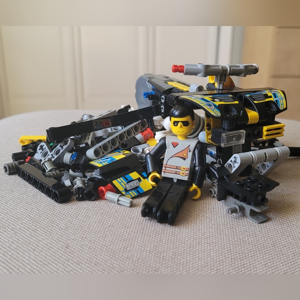 LEGO Assorted Technic Quad Bike & Vintage Technic Figure Bundle